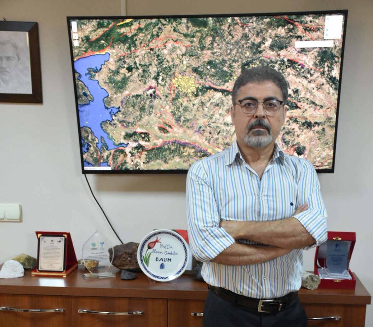 Prof. Sözbilir, artçı depremlerin devam ettiği Sındırgı