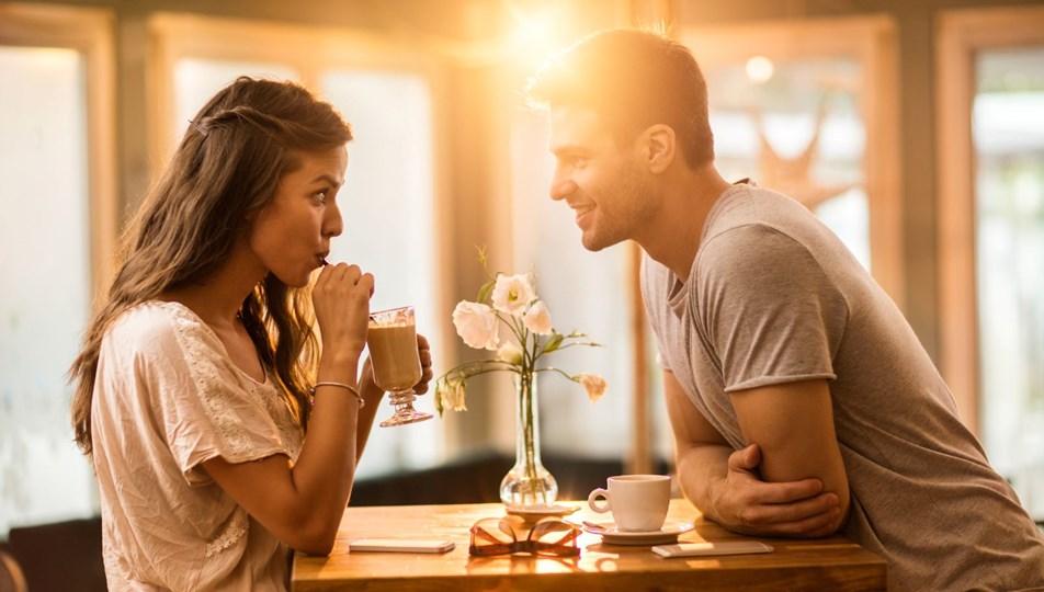 Uzmanlara göre başarılı bir flört için yapılması gereken 5 şey | N-Life