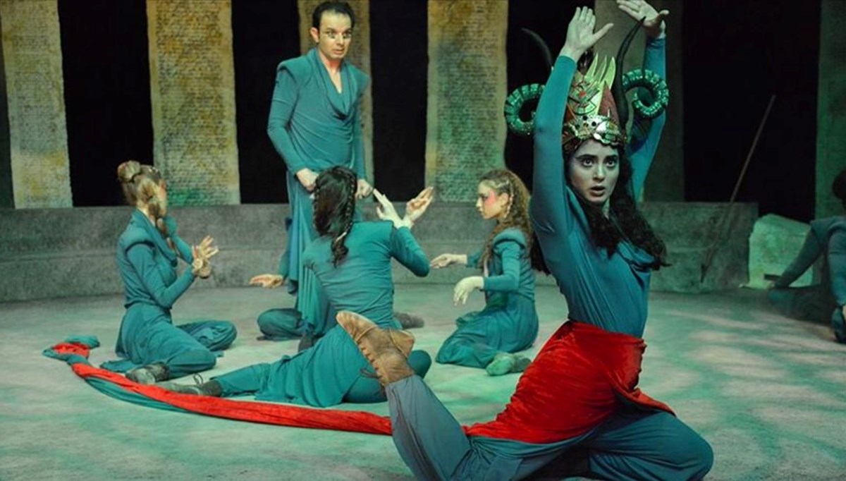 Ankara Devlet Tiyatroları 'Binbir Gece Masalları'nın prömiyerini yaptı