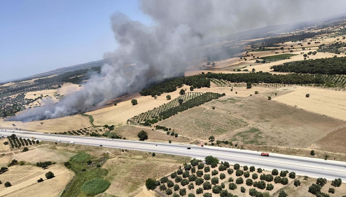 Çanakkale'de iki noktada orman yangını Çanakkale'de iki noktada orman yangını