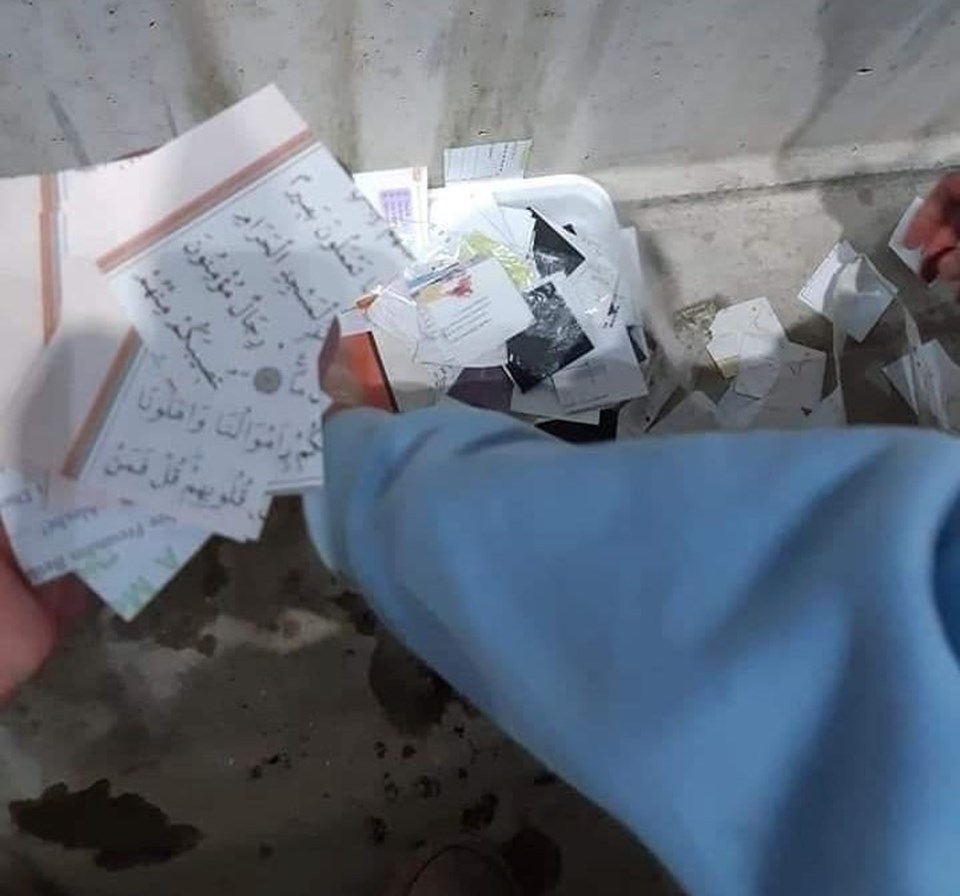 Kur’an-ı Kerim sayfaları ve Türk bayrağından konfeti:  3 kişi serbest bırakıldı, bir kişi karantinada - 1