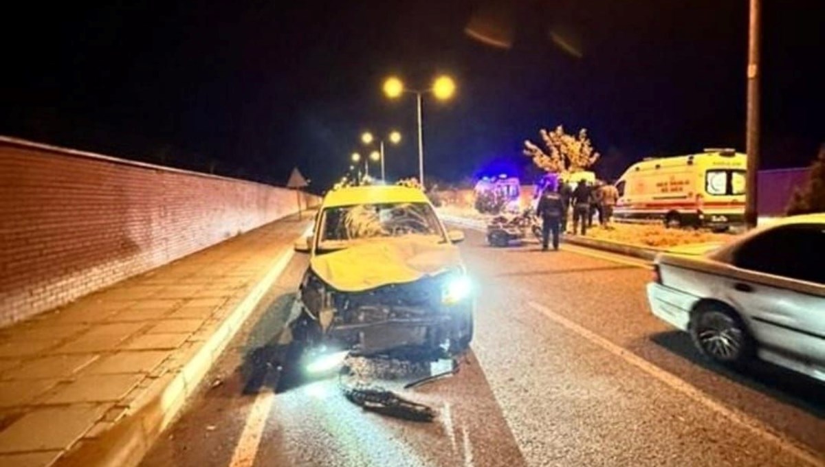 Bingöl'de hafif ticari araç ile sepetli motosiklet çarpıştı: 1 ölü, 2 yaralı Bingöl'de hafif ticari araç ile sepetli motosiklet çarpıştı: 1 ölü, 2 yaralı