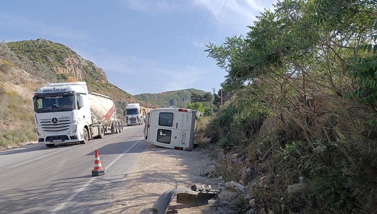 Hatay’da iki minibüs çarpıştı