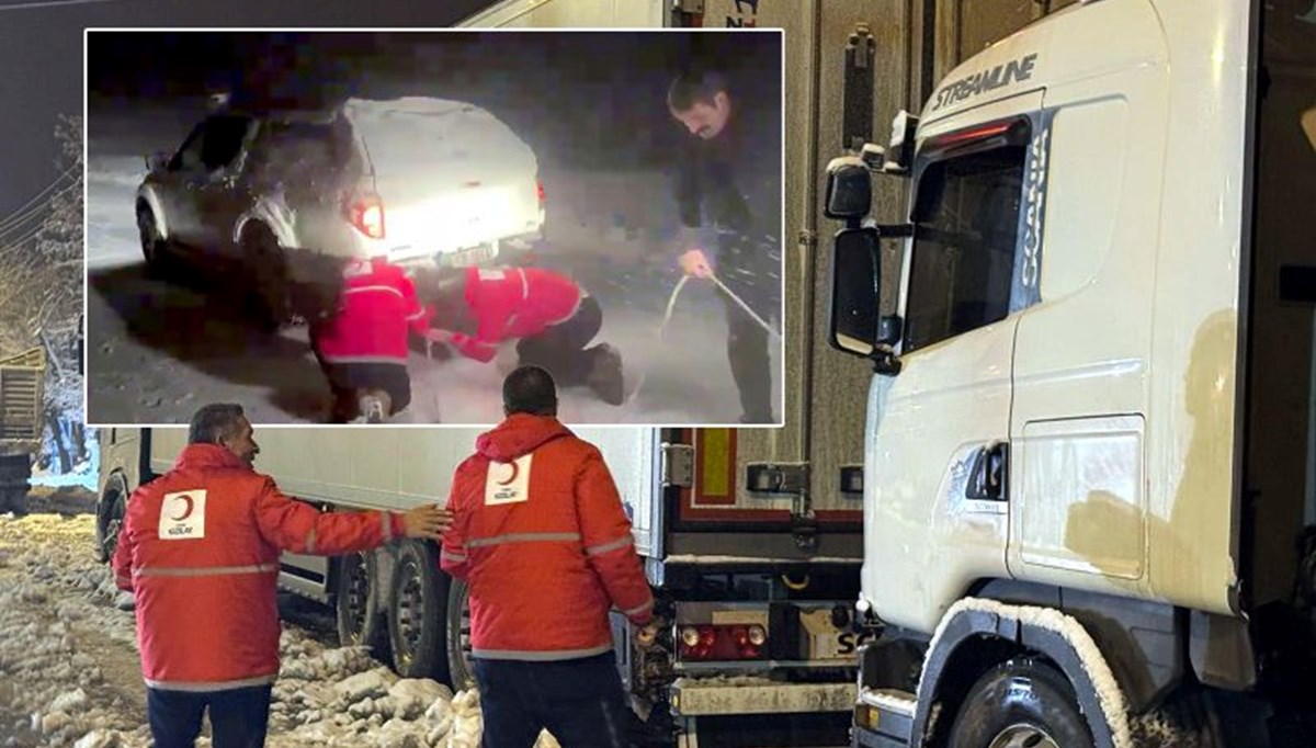 Kar yağışı ve tipi etkili oldu, araçlar yolda kaldı: Mahsur kalan 300 kişi kurtarıldı! Kar yağışı ve tipi etkili oldu, araçlar yolda kaldı: Mahsur kalan 300 kişi kurtarıldı!