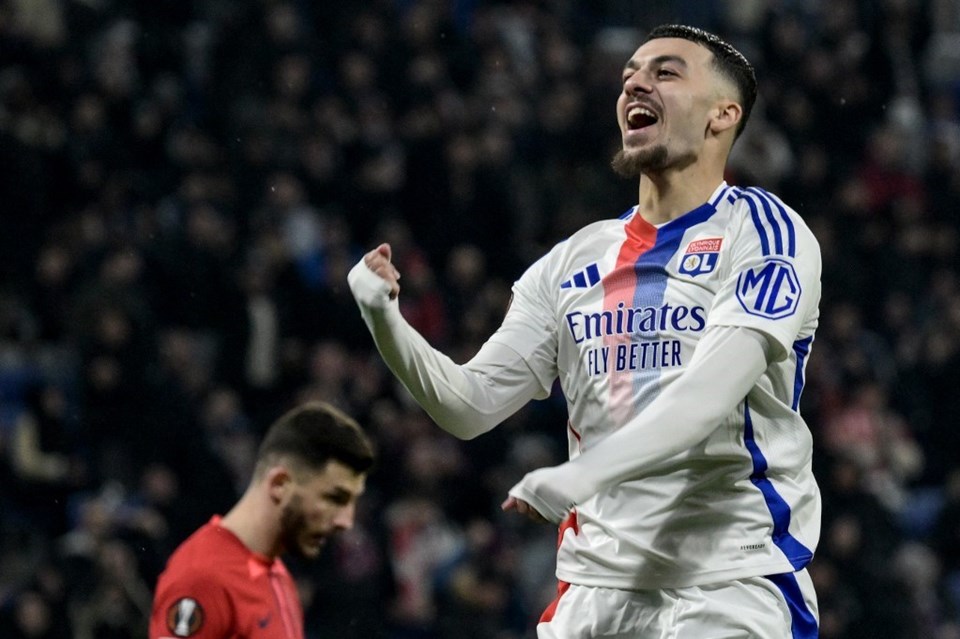 Küme düşürülen Lyon'dan Süper Lig'e fırsat: Fenerbahçe ve Galatasaray karşı karşıya - 2