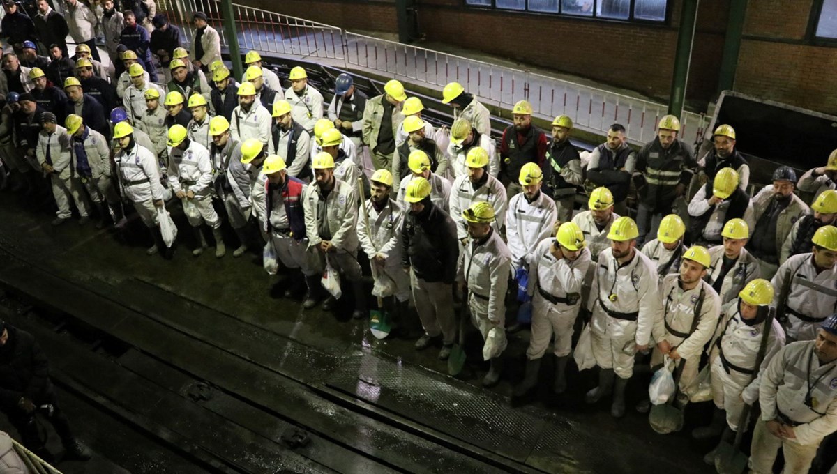 Zonguldak’taki grizu faciasında hayatını kaybeden 263 madenci unutulmadı Zonguldak’taki grizu faciasında hayatını kaybeden 263 madenci unutulmadı