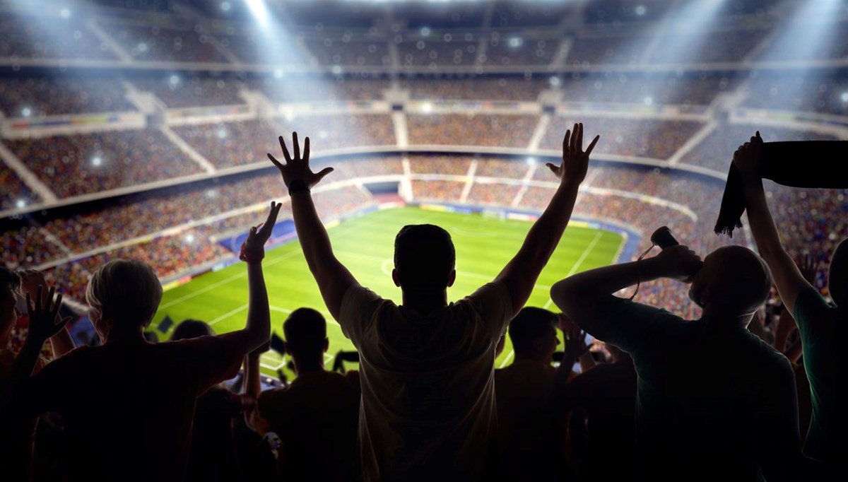 İngiltere'deki yüksek sıcaklıklar nedeniyle futbol maçlarında su molası verilecek İngiltere'deki yüksek sıcaklıklar nedeniyle futbol maçlarında su molası verilecek