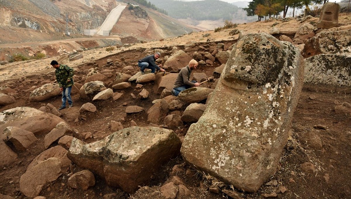 UNESCO'nun geçici listesindeki Yesemek'te 15 heykel gün yüzüne çıkarıldı