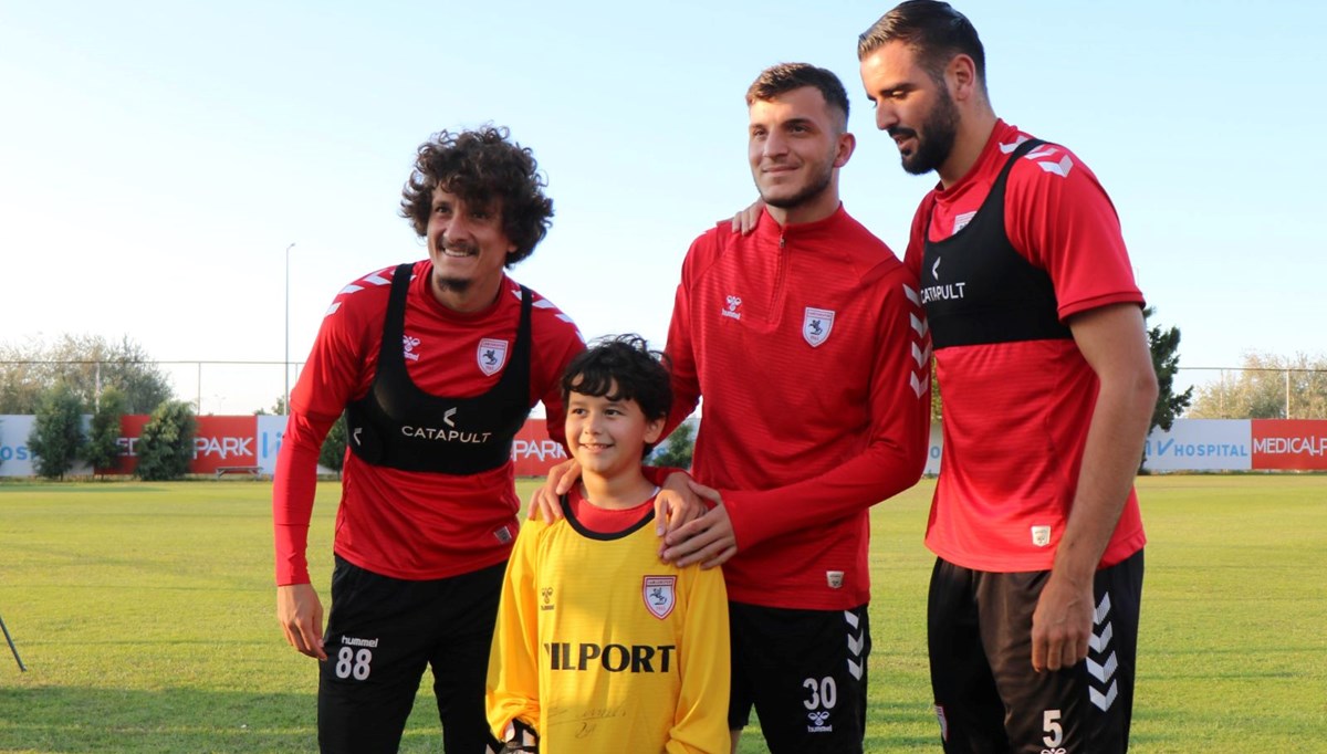 Her gün el salladığı takım otobüsü durunca dünyalar onun oldu