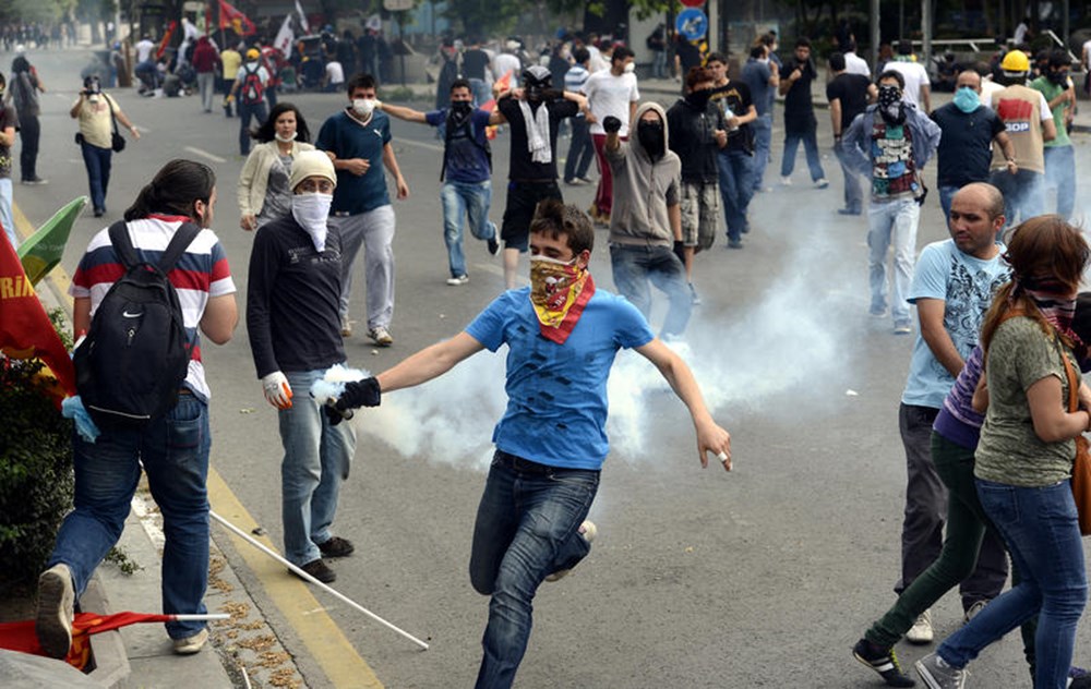 Беспорядки в турции. Таксим беспорядки в Турции. Парк Таксим Гези.