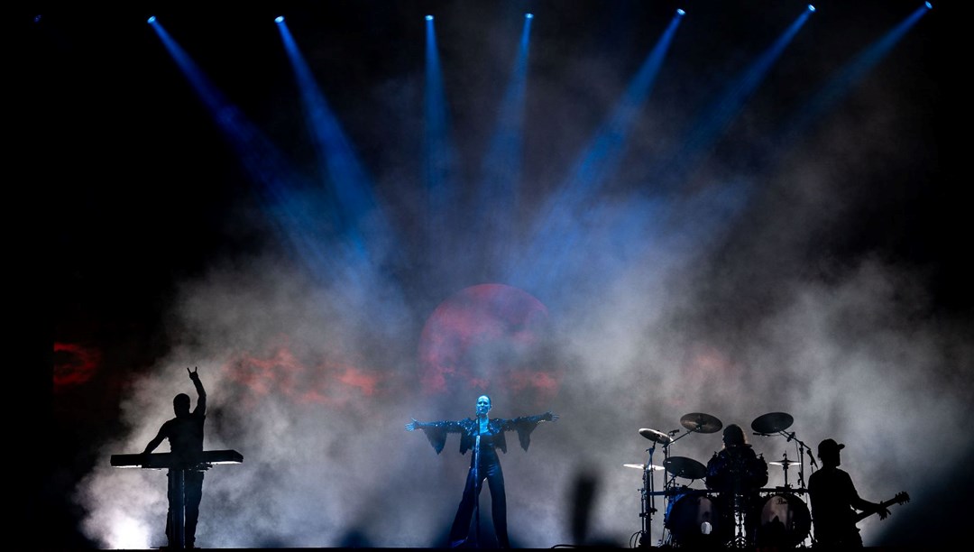 Sepultura ve Epica İstanbul'da dinleyiciyle buluştu