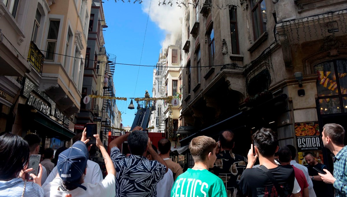 İstiklal Caddesi’nde yangın