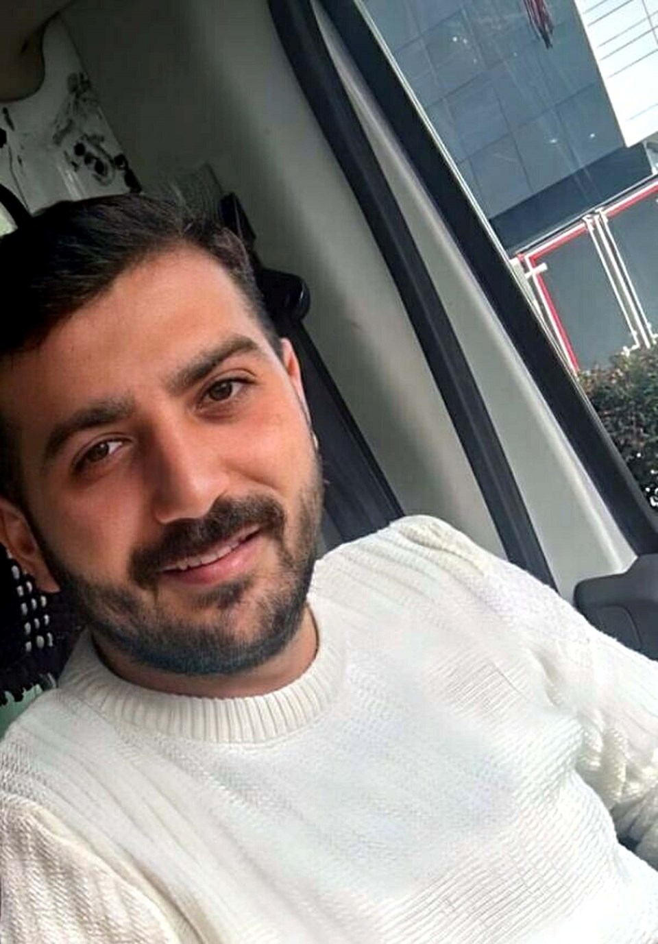 Cinayet şüphelisi baza altında yakalandı - 1