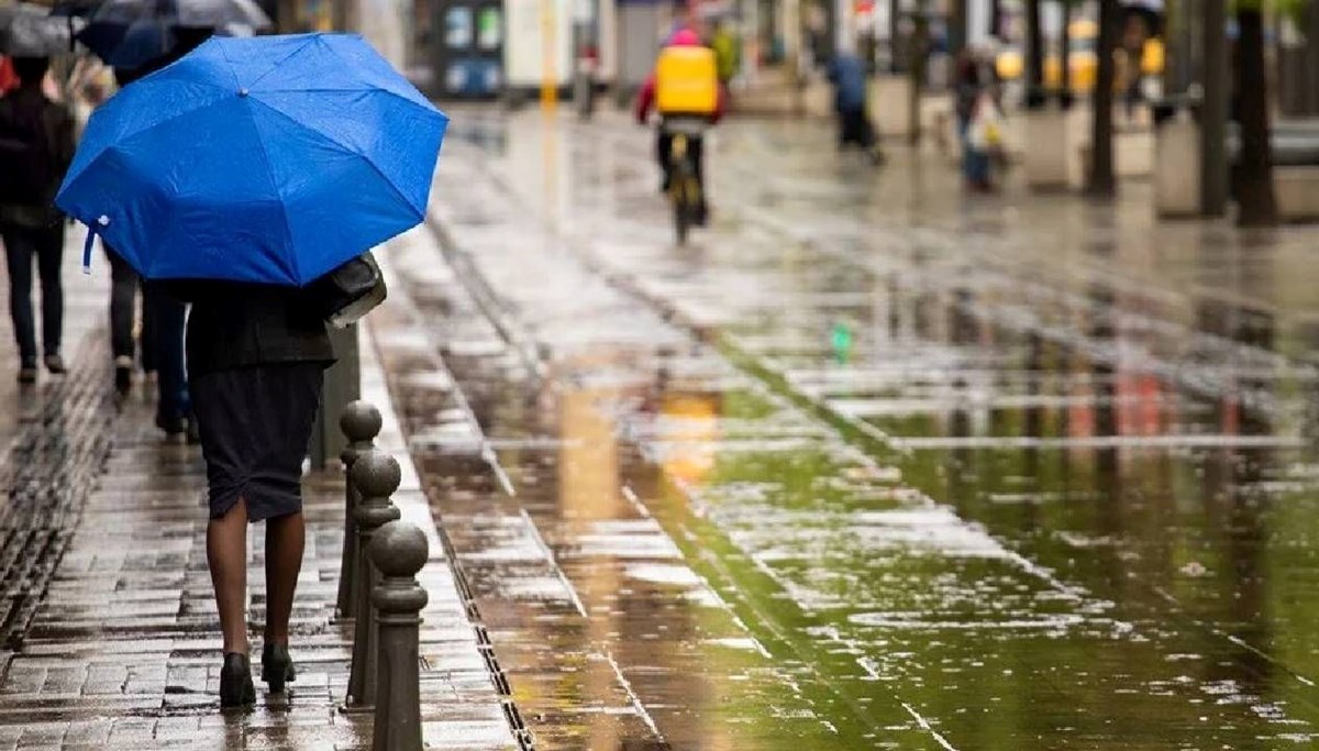 Sıcaklık düşecek, sağanak devam edecek