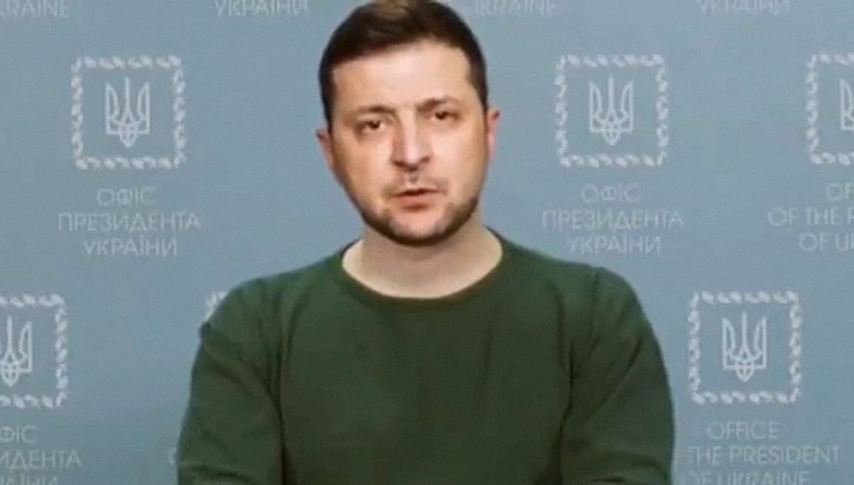 Ukrayna’da bir televizyon kanalı hacklendi: Zelenski, Ukraynalıları teslim olmaya çağırdı