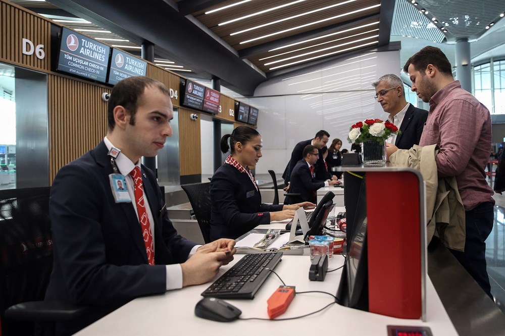 Турецкие авиалинии стамбул аэропорт. Turkish Airlines Анкара. Стамбул аэропорт Turkish Airlines. Сотрудники Turkish Airlines Стамбул. Аэропорт Туркиш Эйрлайнс в Стамбул.