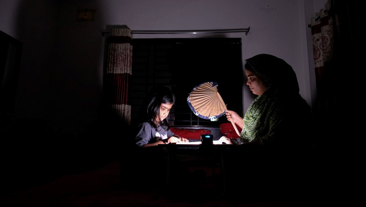 Bangladeş elektrik tasarrufu için okul ve çalışma saatlerini kısalttı