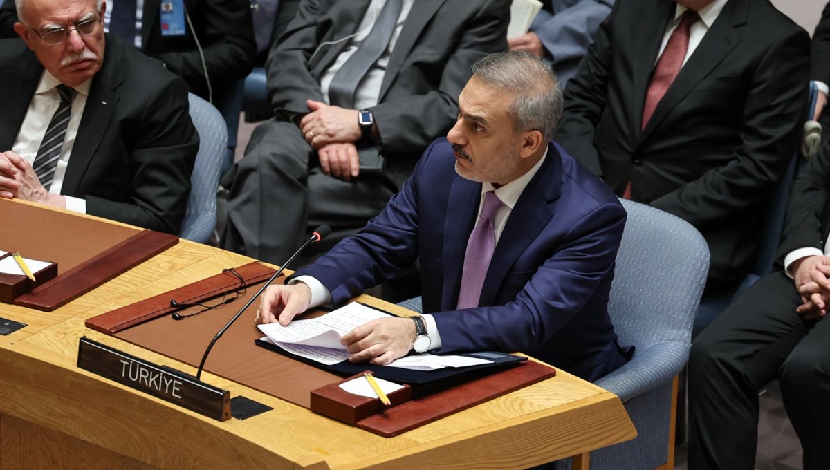 Bakan Fidan: Gazze'deki savaşı durdurmak için tarihi sorumluluğumuz var Bakan Fidan: Gazze'deki savaşı durdurmak için tarihi sorumluluğumuz var