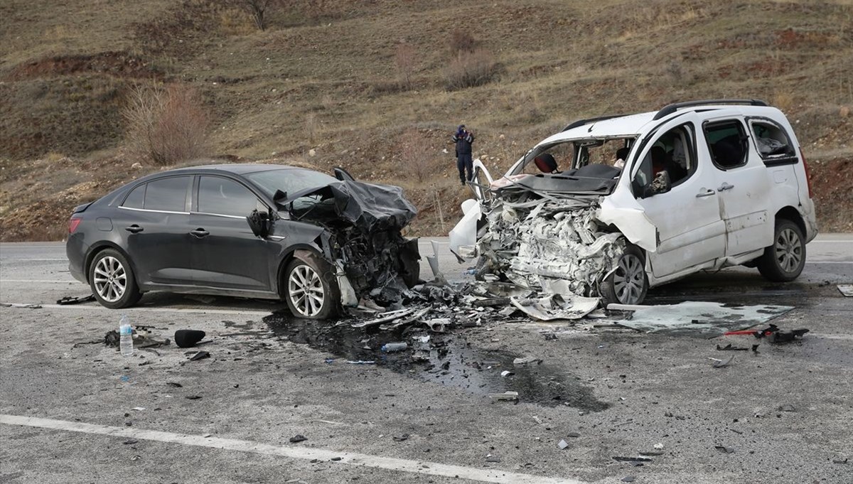 İmranlı Belediye Başkanı Murat Açıl, trafik kazasında hayatını kaybetti