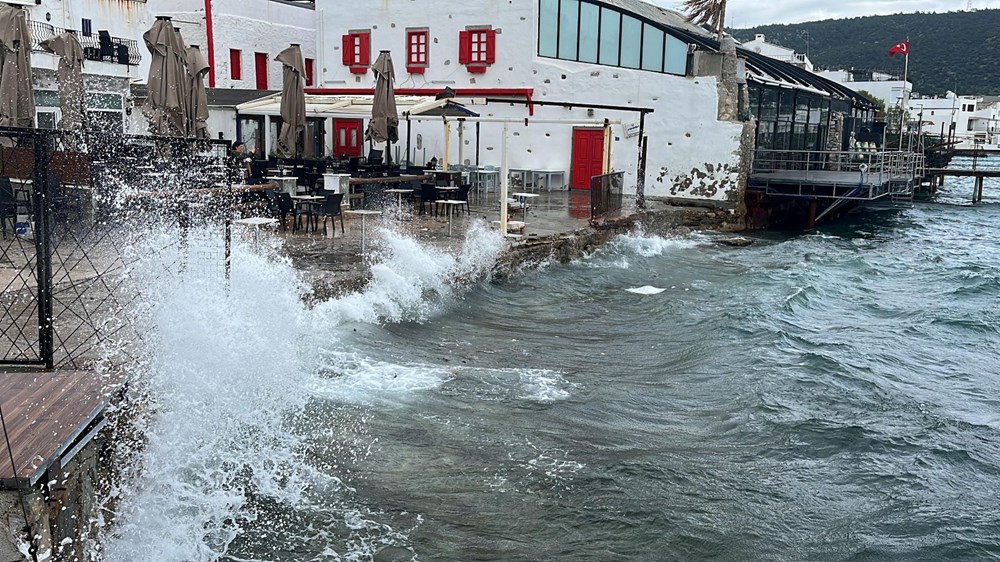 Bodrum'da şiddetli fırtına: Balıkçılara ''denize açılmayın'' uyarısı - 1