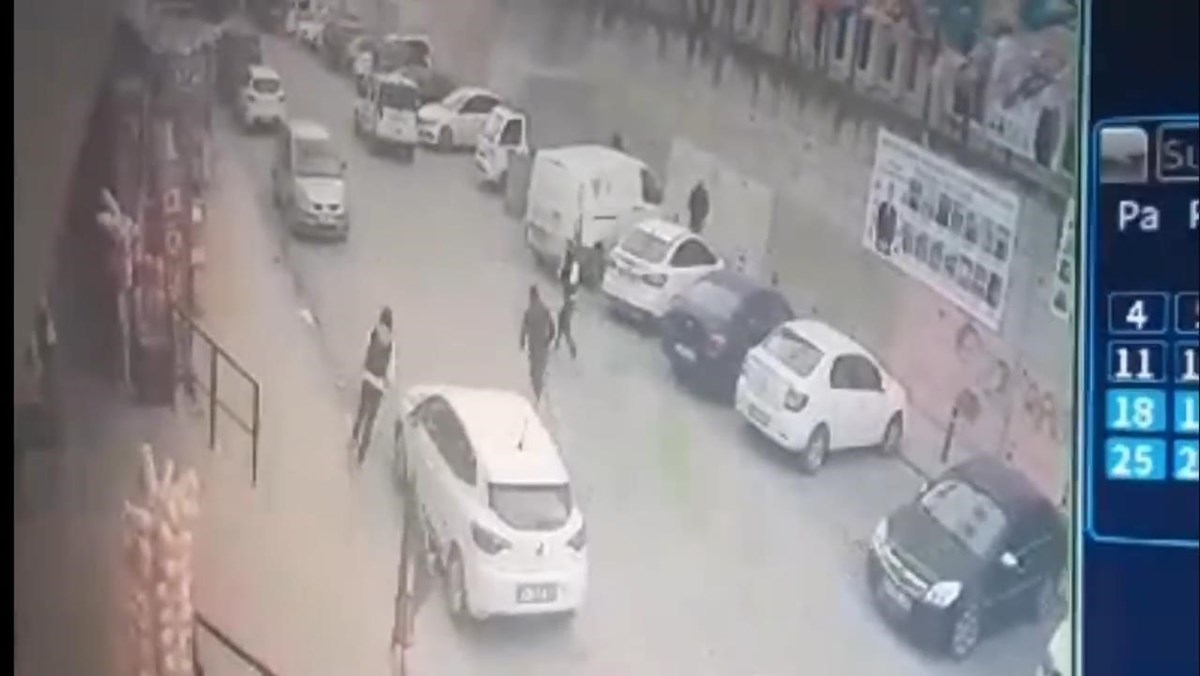 İstanbul'da sokak ortasında uzun namlulu silahlarla saldırı