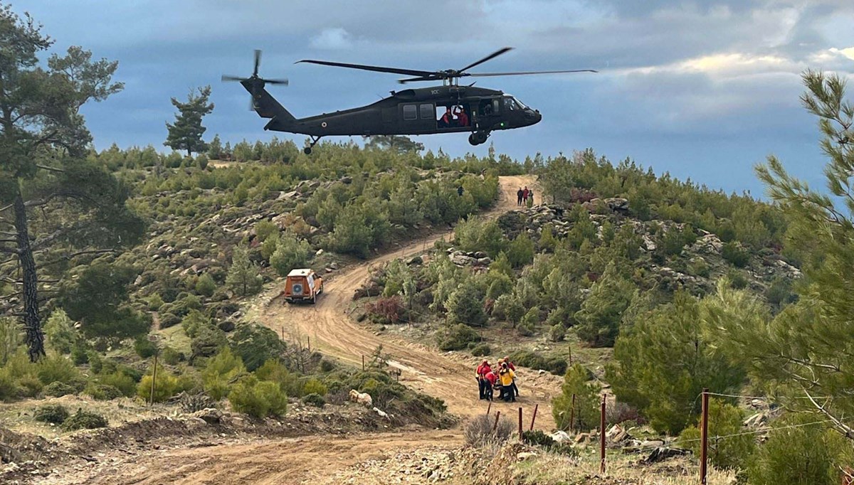 Dağda kaza yapınca mahsur kalan motosikletli helikopterle kurtarıldı Dağda kaza yapınca mahsur kalan motosikletli helikopterle kurtarıldı