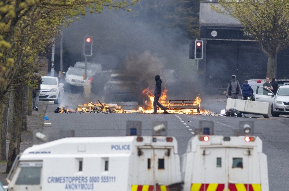 Kuzey İrlanda'daki şiddet olayları yeniden başladı - 2