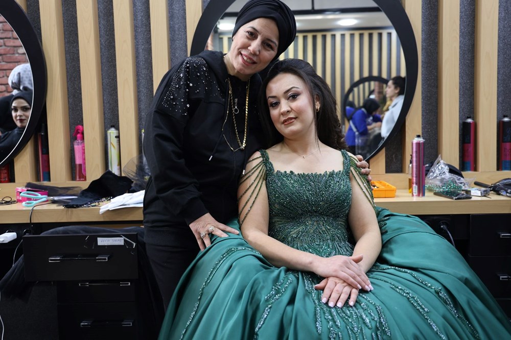 Depremde 4 çalışanını ve dükkanını kaybetti, pes etmeyip yeni iş yerini açtı - 3