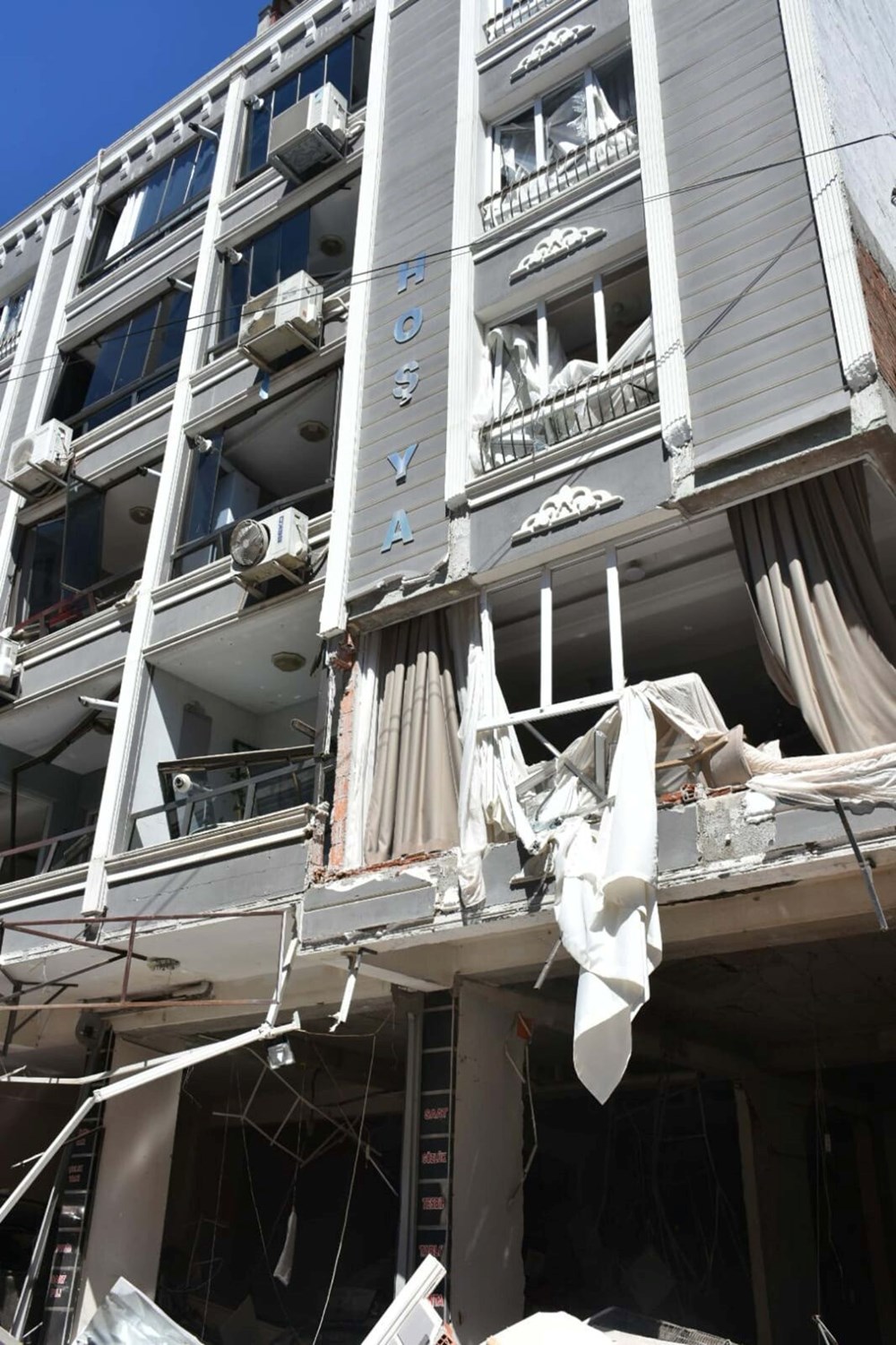 SON DAKİKA HABERİ | İzmir Torbalı'da bir binada doğalgaz patlaması: 4 ölü, 20 yaralı - 14
