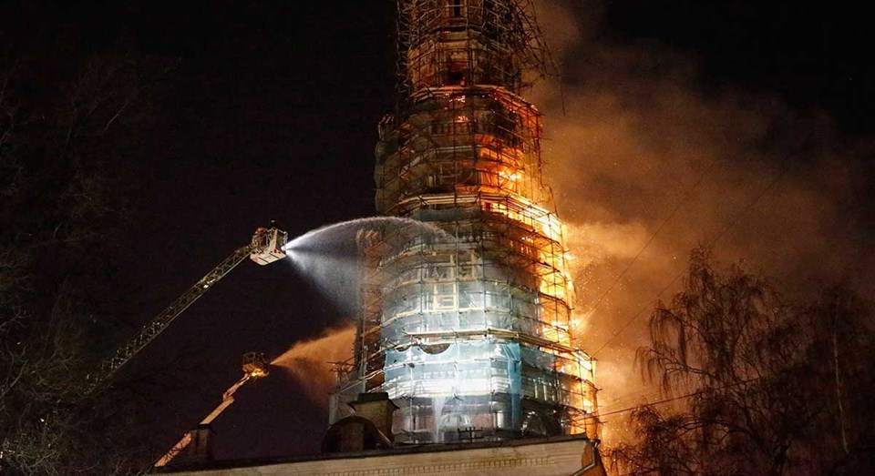 Rusya'daki tarihi manastırda yangın - 2