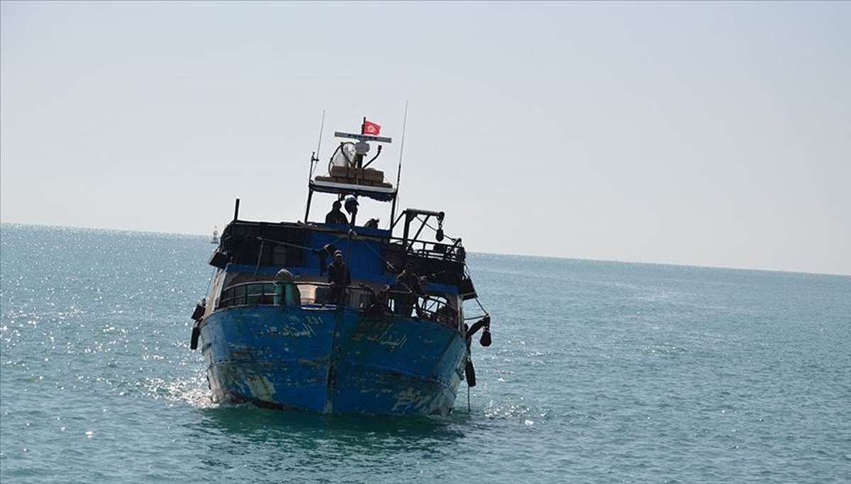 Senegal'de göçmen teknesi battı: En az 24 kişi öldü Senegal'de göçmen teknesi battı: En az 24 kişi öldü