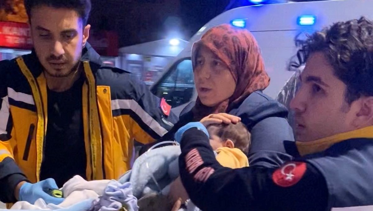 Nefes borusuna mama kaçan 1,5 aylık bebek kurtarıldı Nefes borusuna mama kaçan 1,5 aylık bebek kurtarıldı