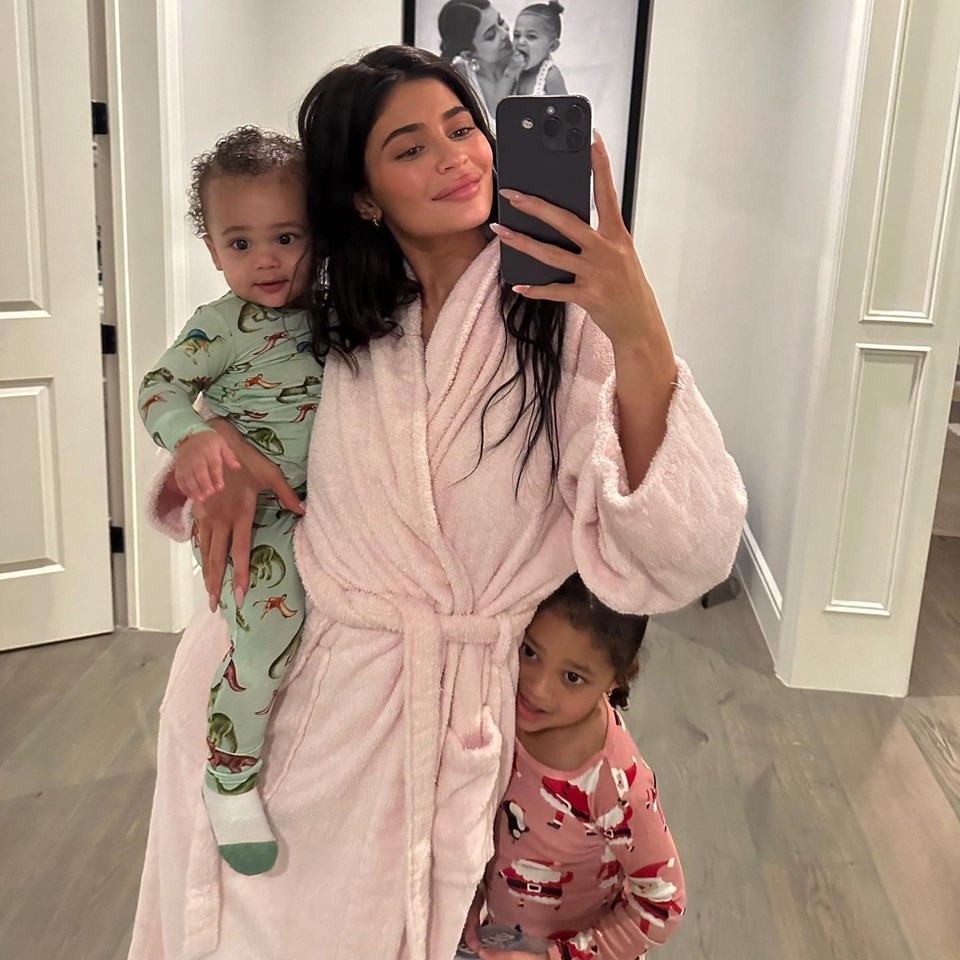Kylie Jenner oğlunun adını doğumundan 16 ay sonra değiştirdi - 1