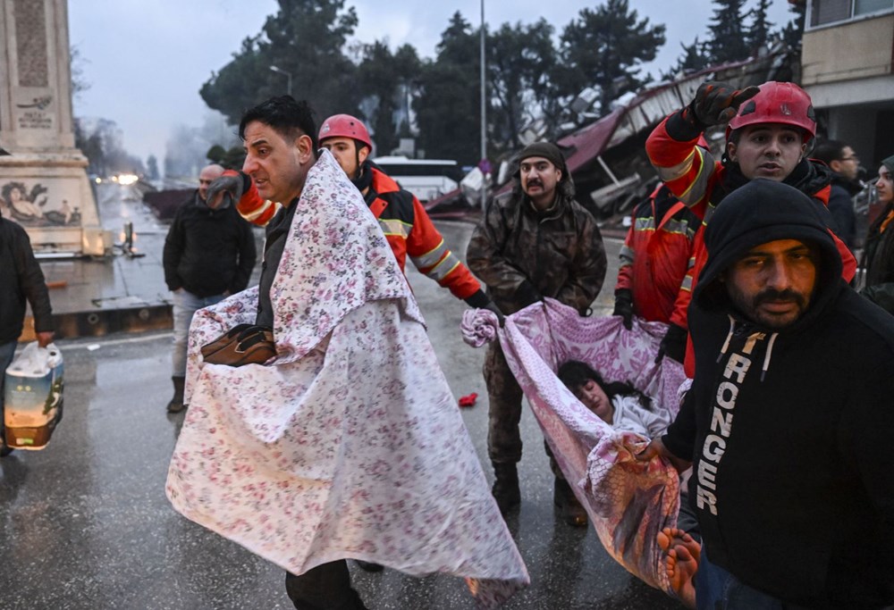 Türkiye yasta | Depremin vurduğu 10 ilden çarpıcı fotoğraflar... - 7