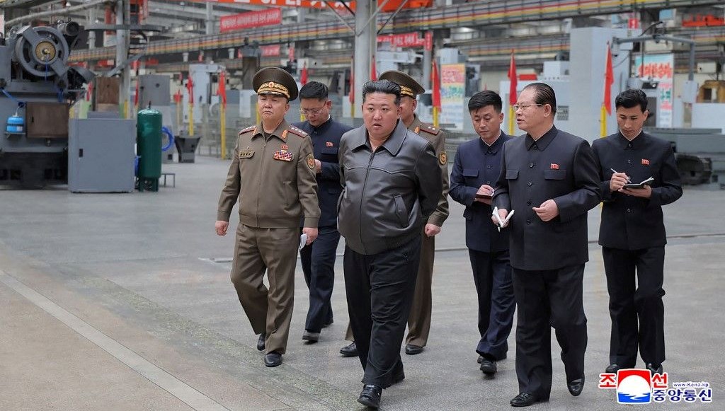 Kim Jong Un'dan top mermisi için talimat
