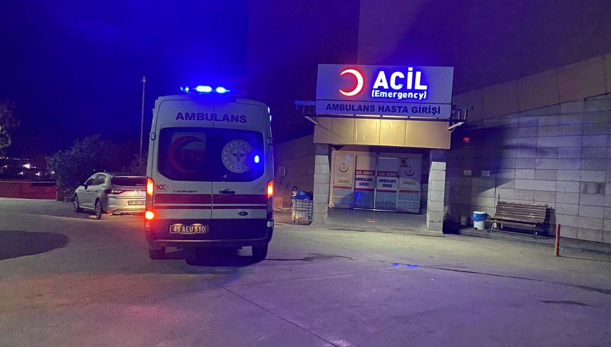 Manisa'da eğlence merkezinde kavga: 1 ölü, 3 yaralı Manisa'da eğlence merkezinde kavga: 1 ölü, 3 yaralı