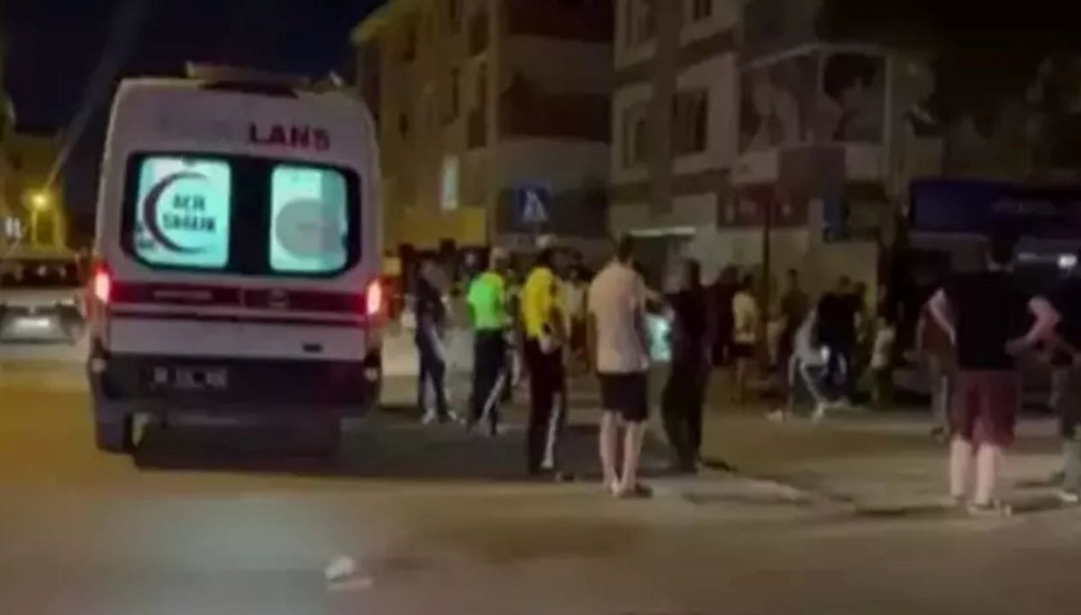 Alkollü sürücü tartıştığı yayaları ezdi