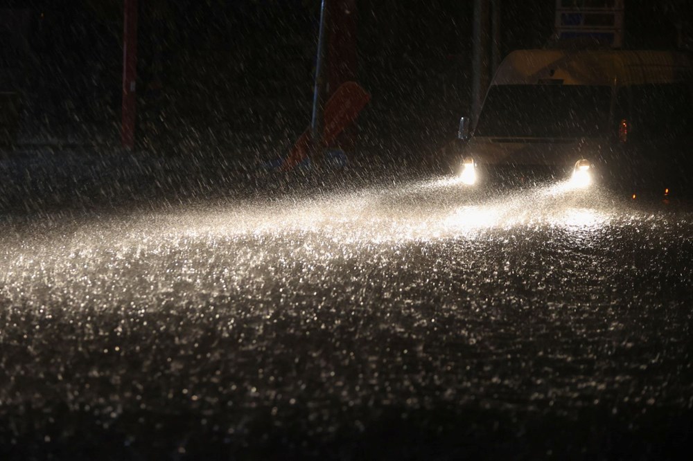 Antalya'da sel ve su baskını: 5 ilçede eğitime ara verildi - 5