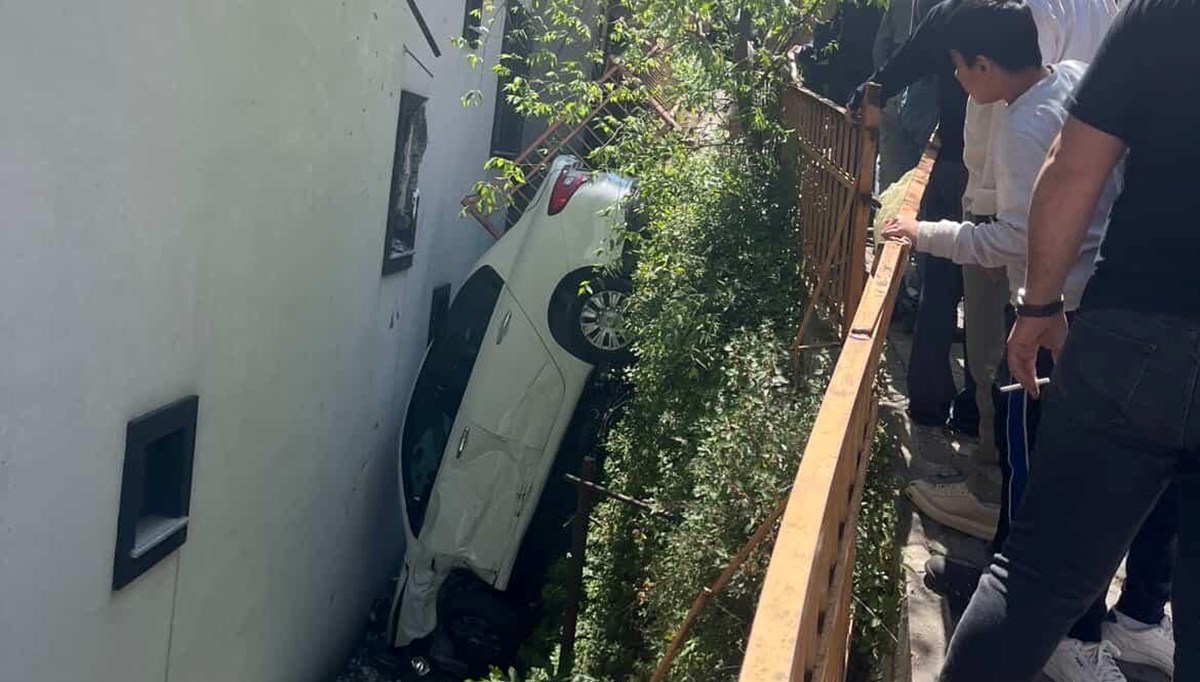 Pedalları karıştırdı, sokağı birbirine kattı Pedalları karıştırdı, sokağı birbirine kattı