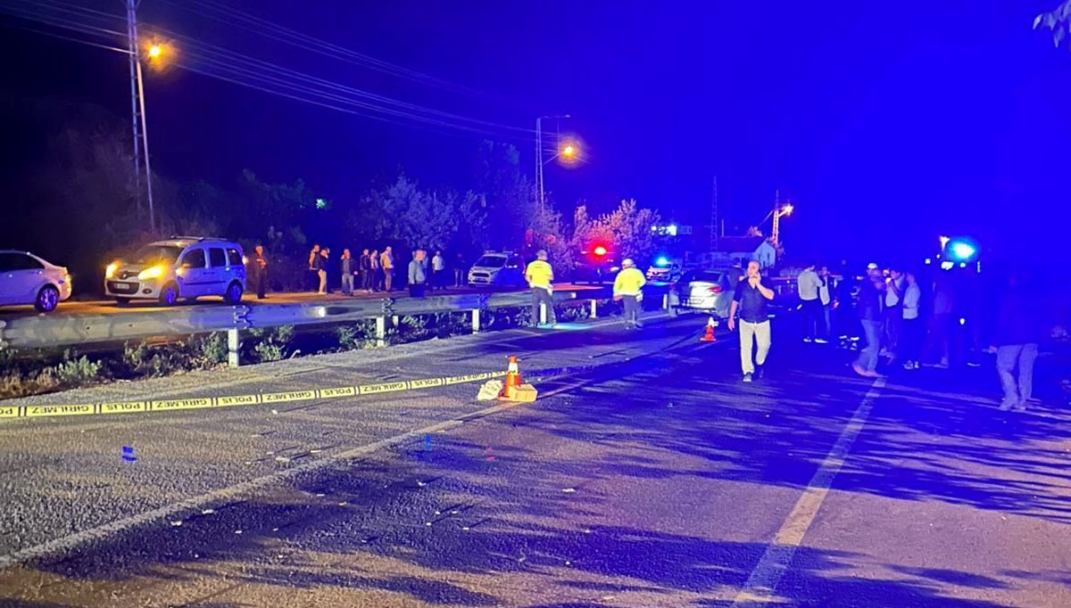 Amasya'da otomobilin çarptığı 2 yaya öldü Amasya'da otomobilin çarptığı 2 yaya öldü