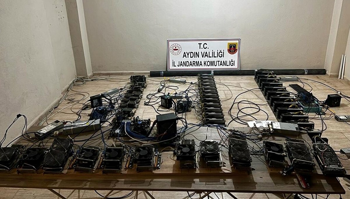Kaçak cihazlarla kripto para üretirken yakalandı Kaçak cihazlarla kripto para üretirken yakalandı