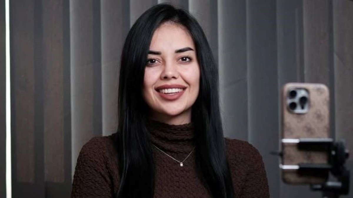 Esra Ekinci Esra Ekinci