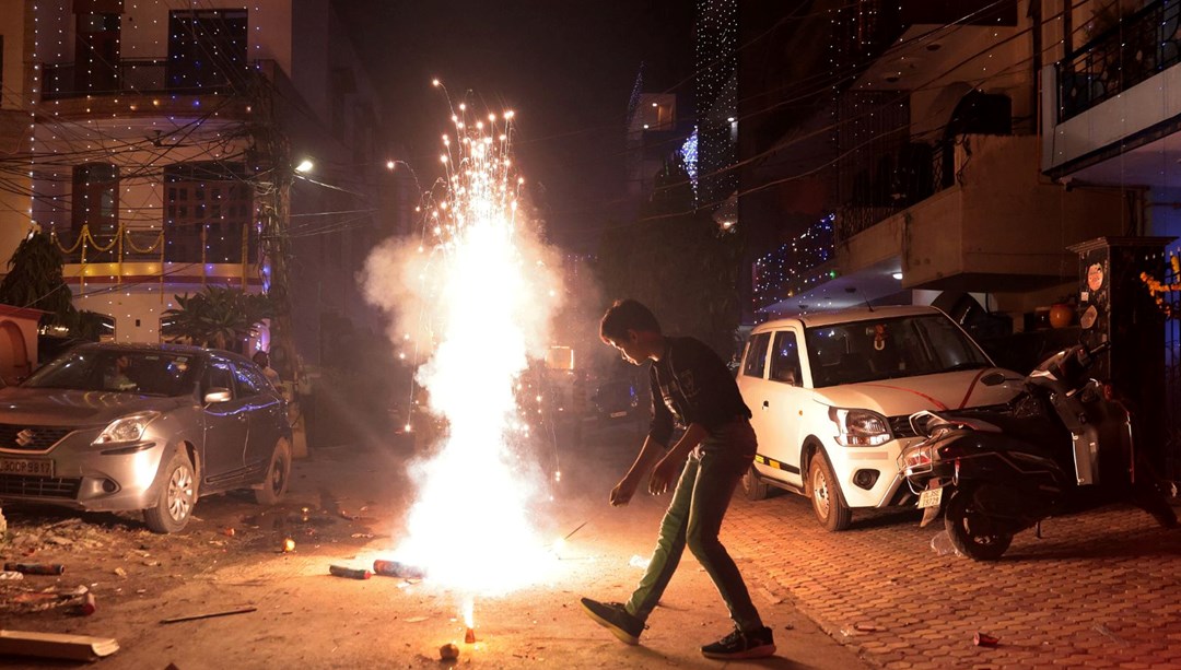 Dünyanın en kirli şehri: Yeni Delhi, havai fişeklerin bedelini ödüyor