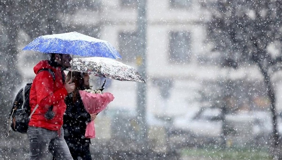 Kış geldi! Soğuk hava etkili oluyor, kar yağışı bekleniyor Kış geldi! Soğuk hava etkili oluyor, kar yağışı bekleniyor