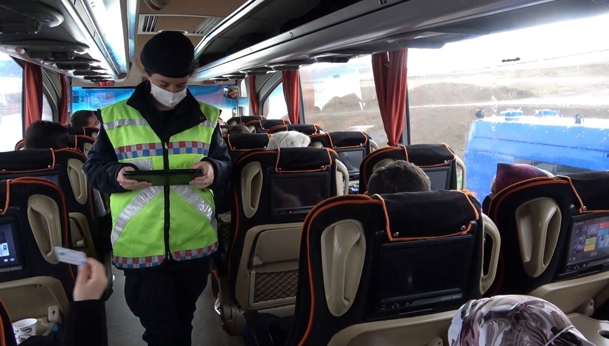 Cenaze töreninden dönen corona virüslü kadın otobüste yakalandı