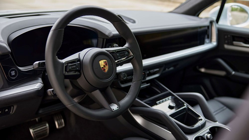 Porsche, tüm zamanların en güçlü Cayenne'ini sundu - 11