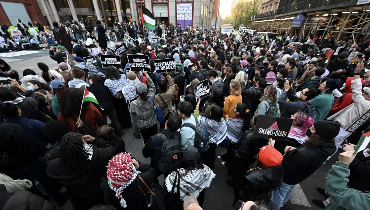 ABD üniversitelerinde Gazze protestosu: Dersler iptal edildi, yüzlerce kişi gözaltına alındı ABD üniversitelerinde Gazze protestosu: Dersler iptal edildi, yüzlerce kişi gözaltına alındı