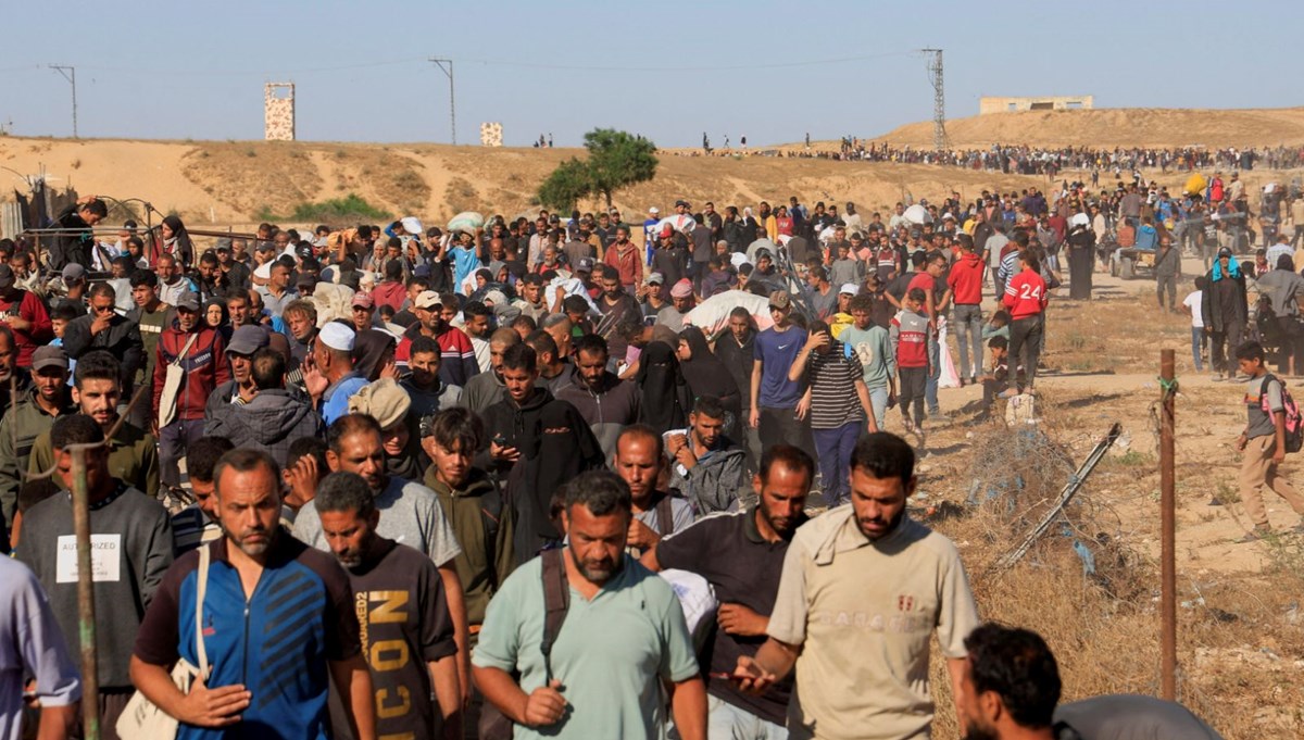 İsrail, yardım bekleyen Filistinlilere saldırdı