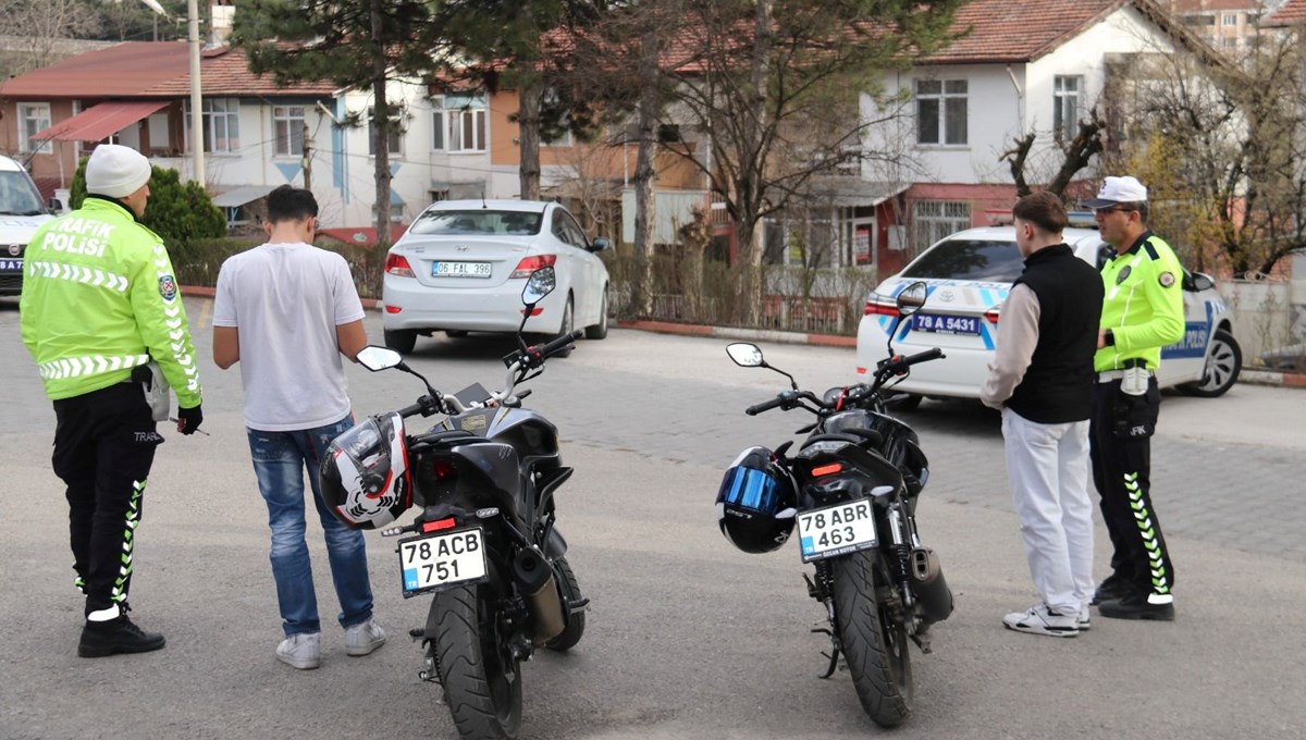 Trafikte akrobatik hareketlere 11 bin lira ceza