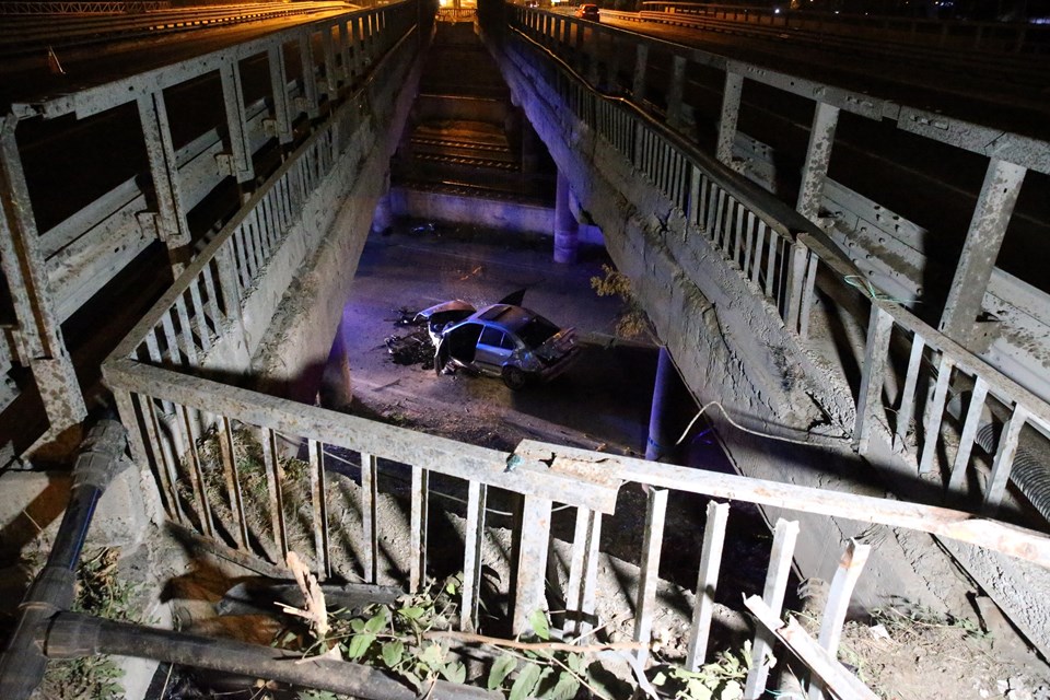 Eskişehir'de otomobil köprüden alt yola düştü: 1 ölü, 3 yaralı - 1